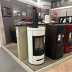 Stufa a Pellet Piazzetta E929 M 8,5 kW in Maiolica – Alta Efficienza per Ambienti fino a 100 m²