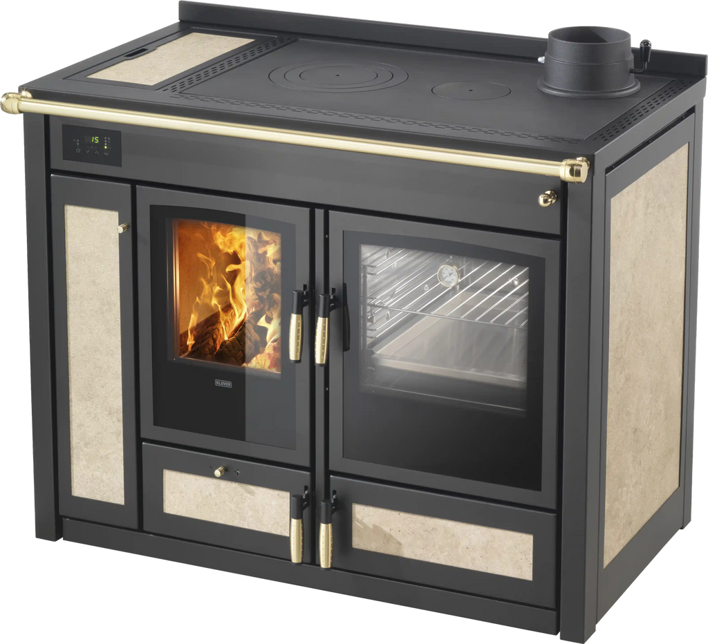 Termostufa a legna Klover Altea Country con forno, vista frontale con dettagli in stile rustico e porta in vetro.