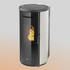 Stufa a pellet Klover Krono 80S con pannello di controllo e design moderno, visibile in immagine.