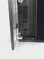 Stufa a pellet Klover Klin 80S con pannello di controllo e uscita calore, vista frontale, immagine in formato AVIF.