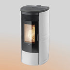 Stufa a pellet Klover Omega 120 S Plus Air con display digitale e braciere in acciaio, vista frontale.