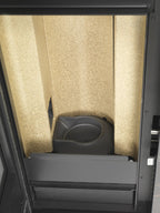 Stufa a pellet Astra Glass Air di Klover con pannello in vetro e design moderno, visibile in immagine.