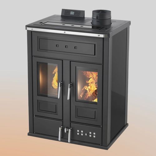 Stufa ibrida Bi-Fire Mid di Klover con design moderno, combinazione di legna e pellet, vista frontale dell'apparecchio.