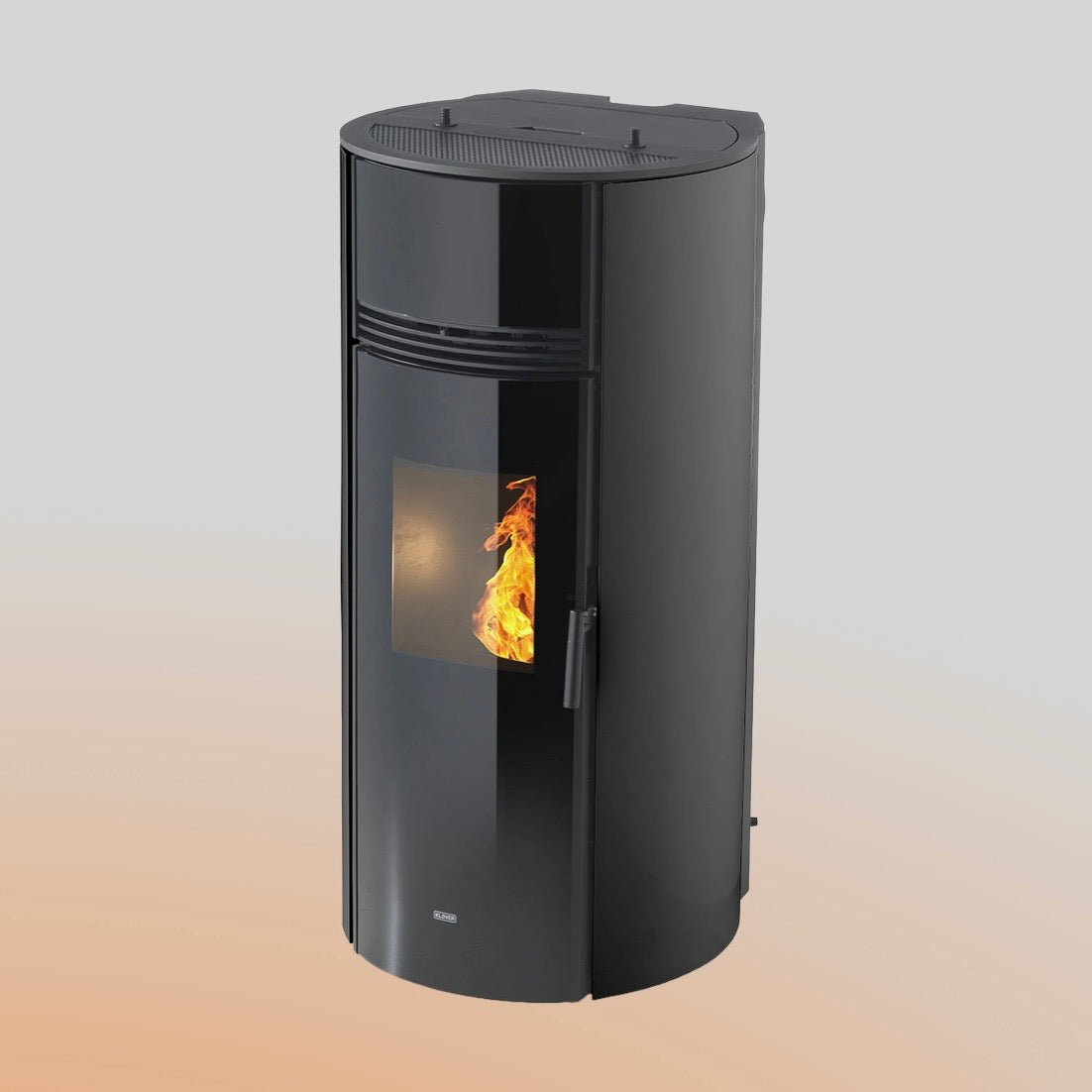 Termostufa a pellet Klover Thermoaura 120s con pannello di controllo e display digitale, vista frontale.