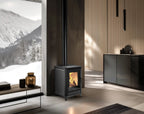 Stufa a legna Miss Wood in acciaio Klover, design moderno e robusto, ideale per riscaldare ambienti domestici.
