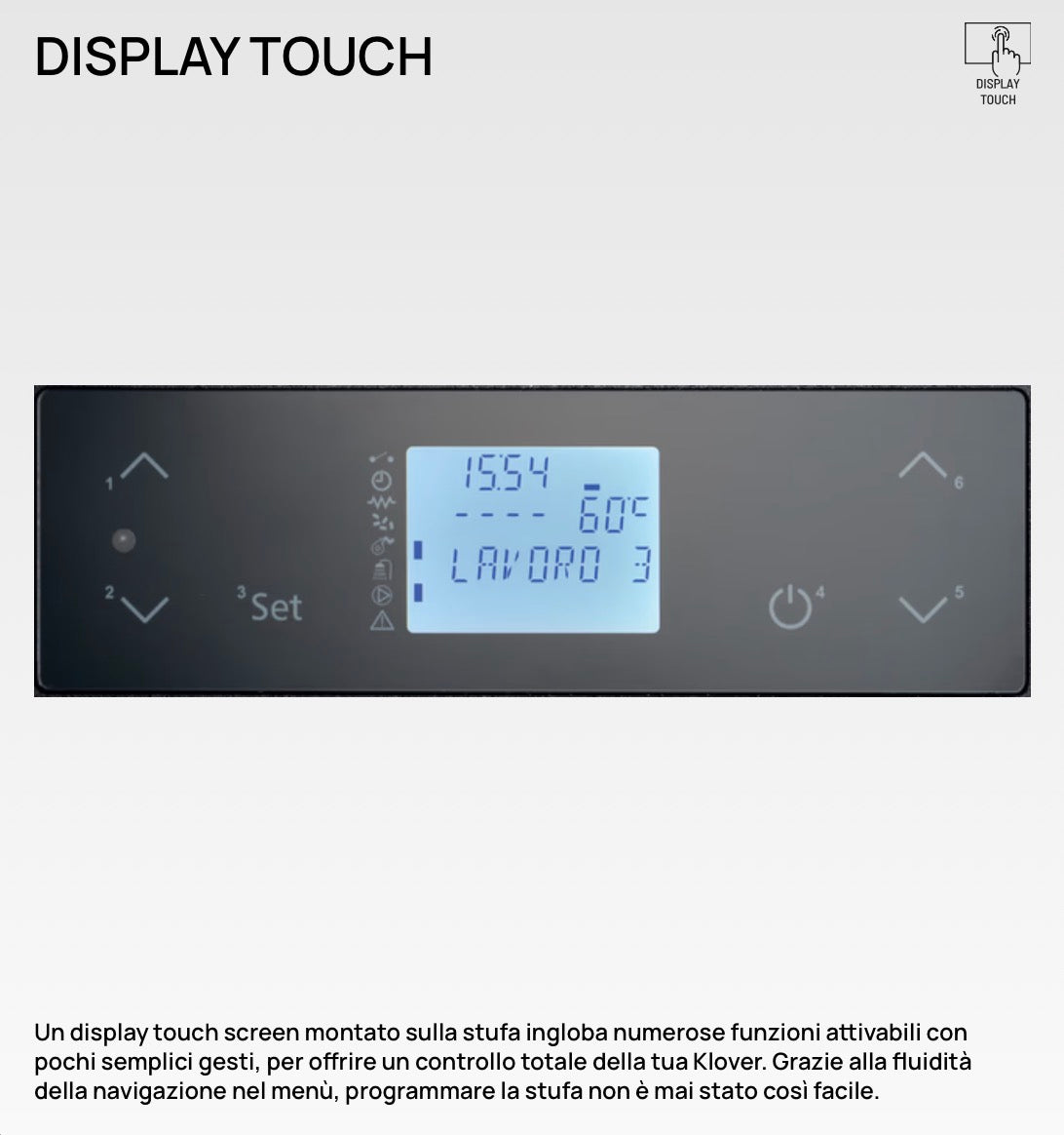 Termostufa a pellet Klover Thermoaura 120s con pannello di controllo e display digitale, vista frontale dell’apparecchio.