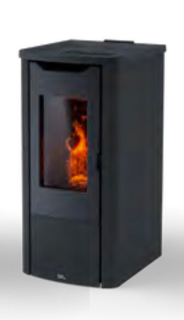 Stufa a pellet Brunale 8 KW di Dielle Stufe con pannello di controllo e design moderno, visibile in immagine