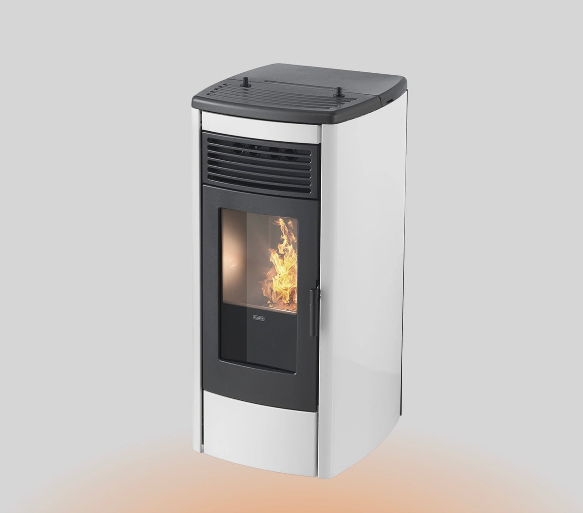 Termostufa a pellet Klover Thermoaura 120s, vista frontale con display digitale e area di combustione.