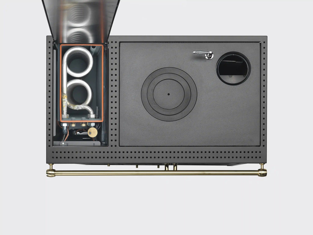 Termostufa a legna Klover Storica K-KP con forno, vista frontale con porta in vetro e pannello di controllo.