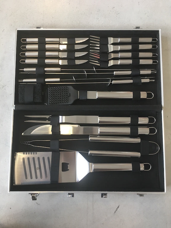 Set di attrezzi per barbecue Bieffe Shop, valigetta con 18 strumenti in inox professionale, accessori per griglia e grill.