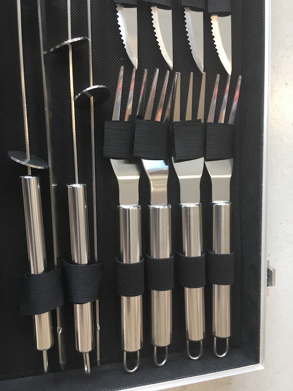 Valigetta con set di attrezzi barbecue in acciaio inox, 18 pezzi, accessori professionali per grill e cucina all'aperto