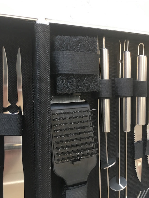 Valigetta di attrezzi per barbecue Bieffe Shop, set professionale inox con 18 pezzi per griglia e cucina all'aperto.
