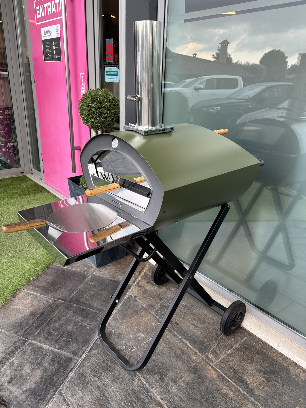Forno a legna e gas Dielle Stufe Genial con porta in vetro e struttura in acciaio, ideale per cotture tradizionali e moderne.