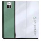 Caldaia a pellet Klover Ecompact 320s con interface digitale e tubo di scarico, vista frontale.