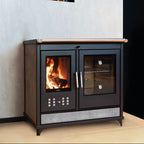 Stufa a legna Klover Star 90 Classic con porta in vetro e finiture nere, ideale per riscaldare ambienti domestici.