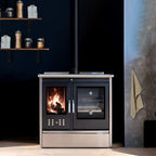 Stufa a legna Klover Star 90 inossidabile, con porta in vetro e design moderno, ideale per riscaldare ambienti domestici.