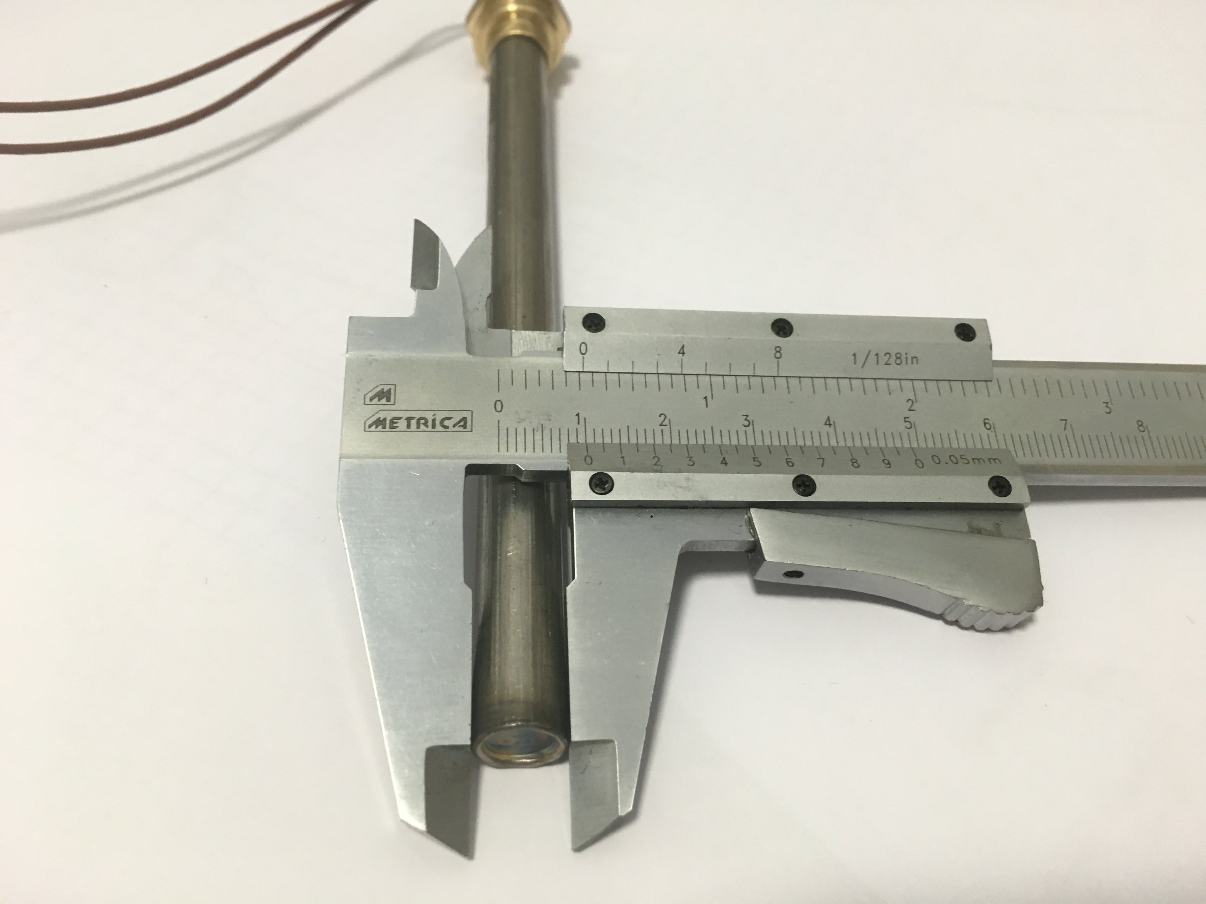 Candeletta compatibile Piazzetta da 290 Watt, accessori e ricambi per caldaie e stufe, immagine di una candela di ricambio.