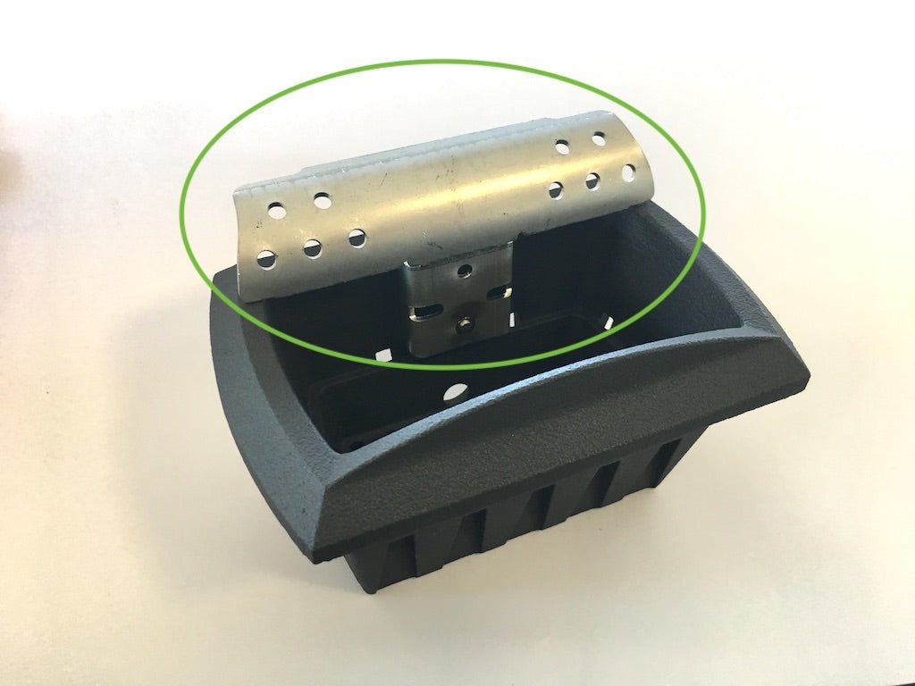 Deflettore interno braciere Piazzetta, accessori e ricambi per stufe e caminetti, in materiale resistente, con design funzionale.