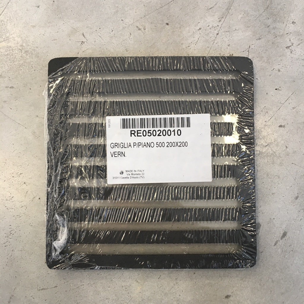 Griglia Piazzetta 20x20 in acciaio per accessori e ricambi di stufe e caminetti Piazzetta, con dettagli in metallo.
