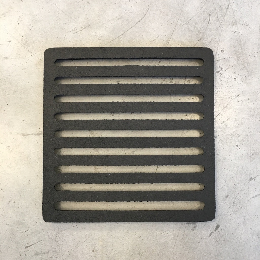 Griglia Piazzetta 20x20 in acciaio per accessori e ricambi, con dettagli e finiture robuste e resistenti.