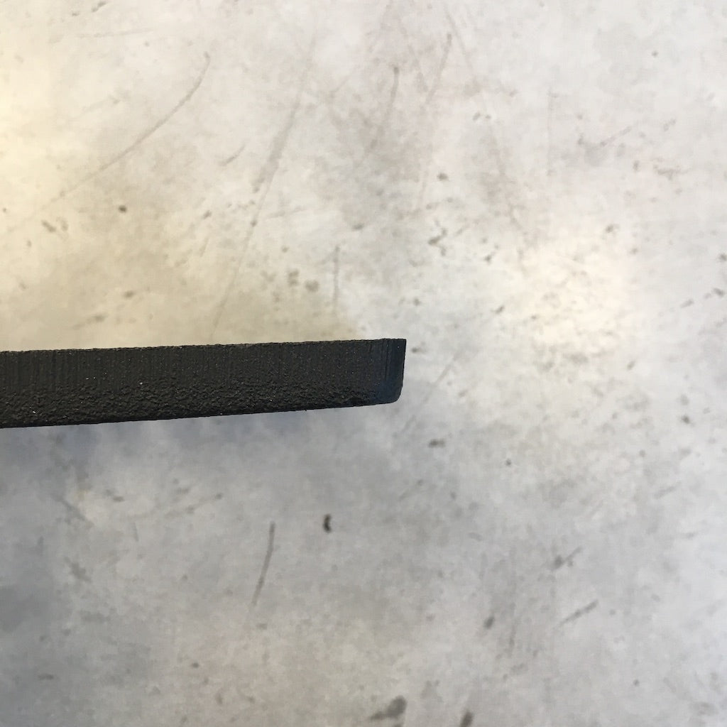 Griglia Piazzetta 20x20 in acciaio per accessori e ricambi, con dettagli di design e finitura resistente.