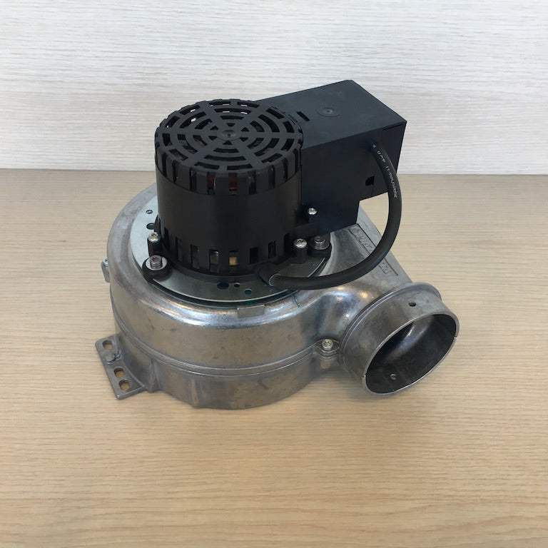 Ventilatore del sistema Multifuoco Piazzetta, accessori di ricambio, mostra componenti e dettagli del dispositivo.