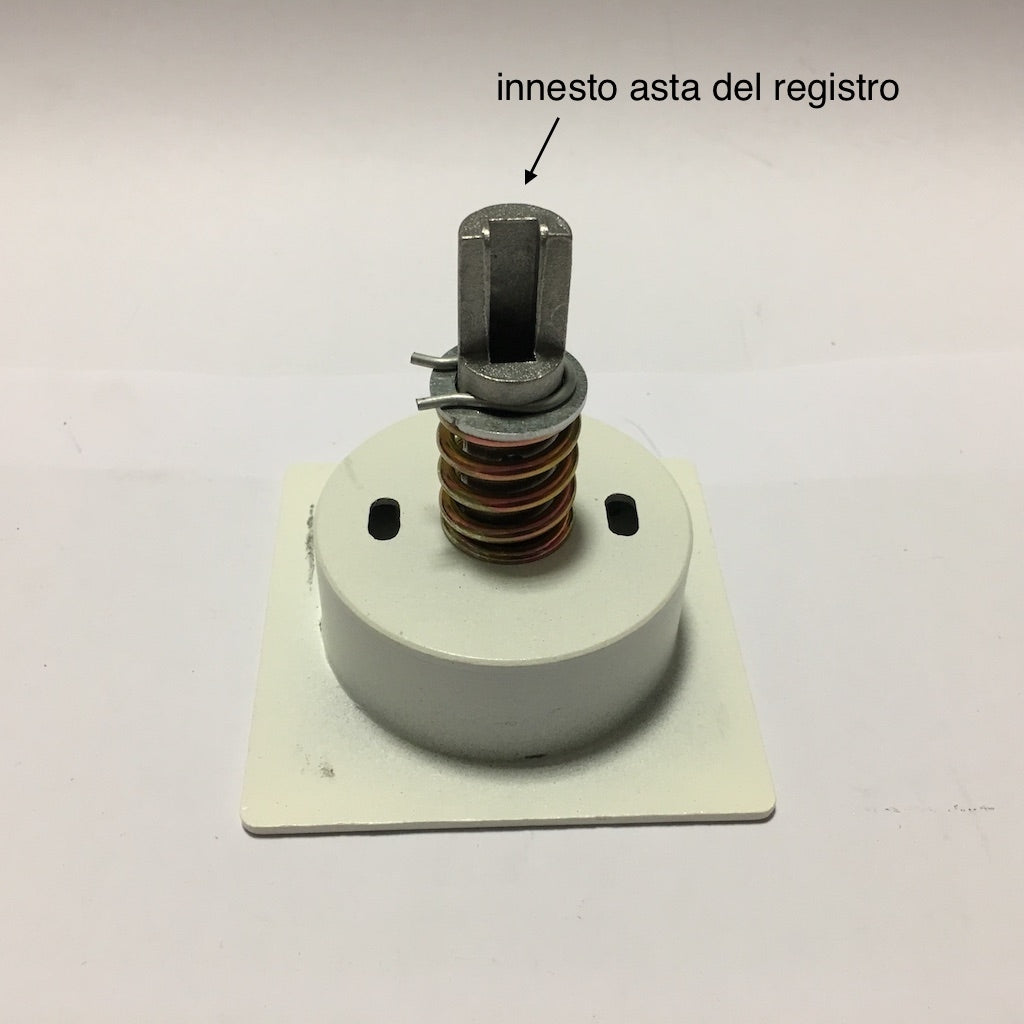 Registro fumi Piazzetta, componente di comando per accessori e ricambi, visibile in immagine, in metallo con maniglia.