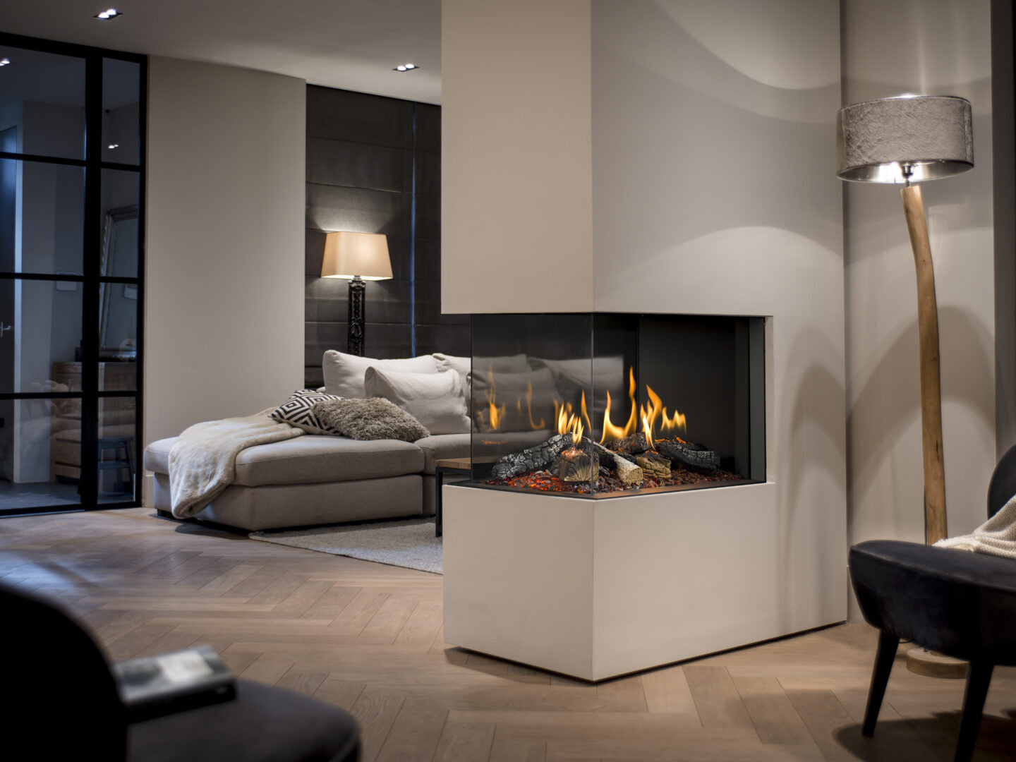 Caminetto a gas Piazzetta Bellfires Room Divider Medium 3, design moderno e elegante per ambienti domestici.