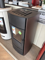 Stufa a legna Piazzetta E 530 Steel in acciaio, con porta in vetro e design moderno, ideale per riscaldamento domestico.
