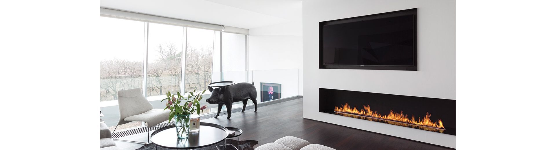 Bruciatore a bioetanolo Planika FLA4, design elegante e compatto, ideale per ambienti moderni e riscaldamento ecologico.