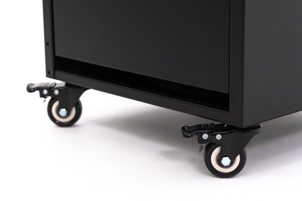 Caminetto a gas Planika Faro nero con fiamma visibile, design moderno e stile elegante per ambienti domestici raffinati.