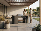 Cucina da esterno Planika OVO GL con barbecue, struttura in acciaio inox e piano di lavoro in pietra naturale.