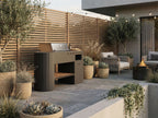 Cucina da esterno Planika OVO GM con barbecue in acciaio e legno, ideale per spazi all'aperto e cene conviviali