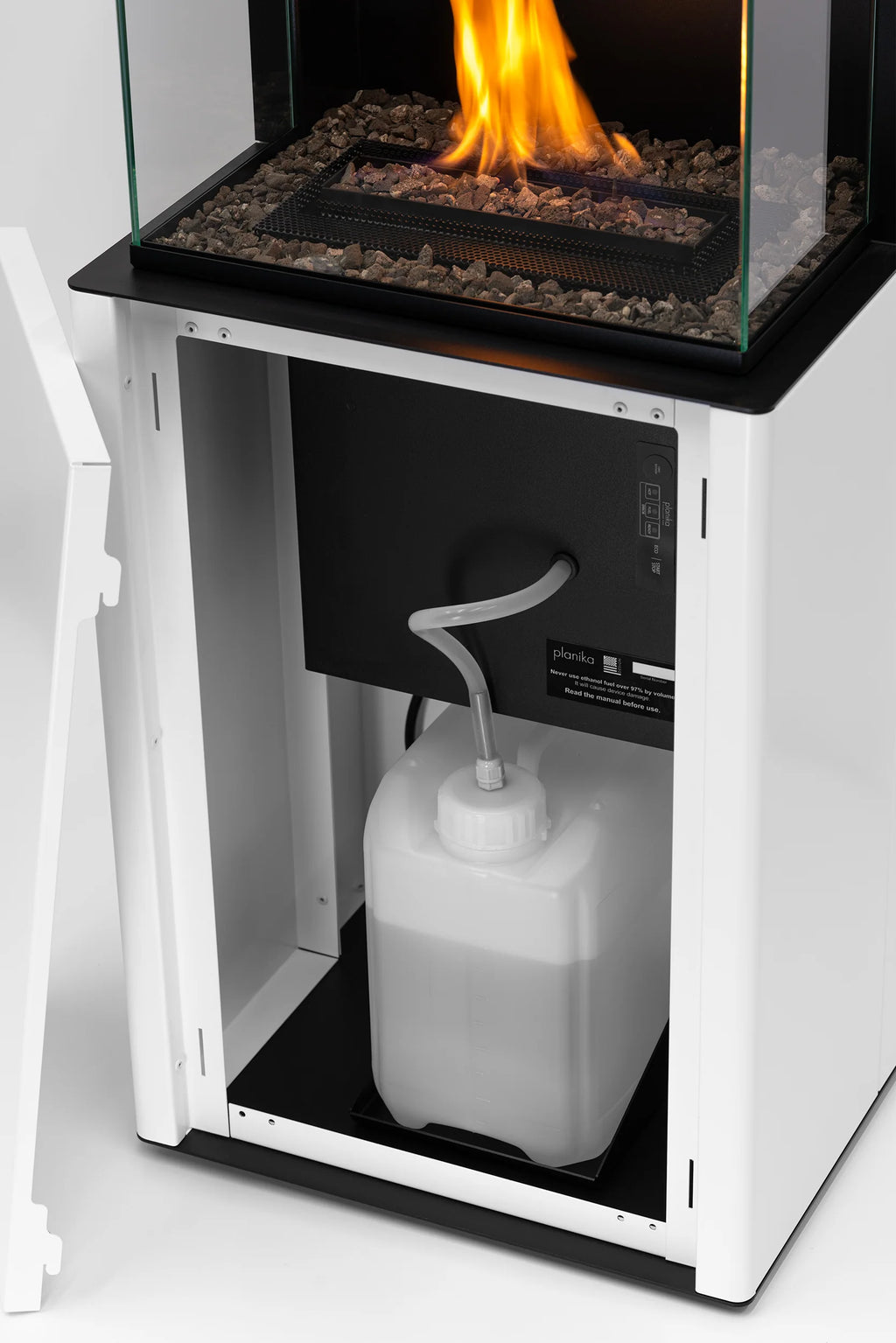 Stufa a bioetanolo Planika Arcticon nera, elegante e moderna, con design compatto e finitura liscia per ambienti eleganti.