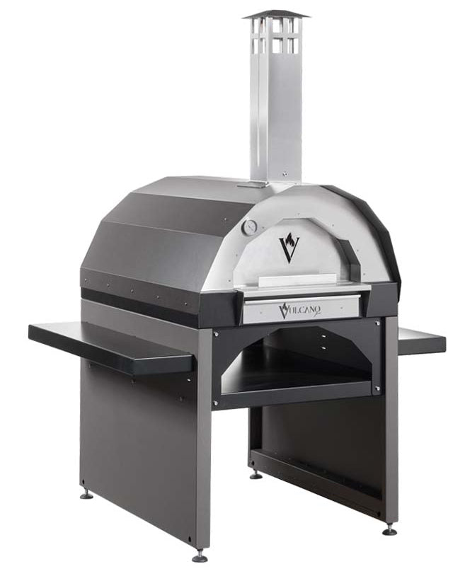 Forno a legna Vulcano Fire per pizza grande in grigio, con porta d'ingresso e camino, ideale per cottura tradizionale.